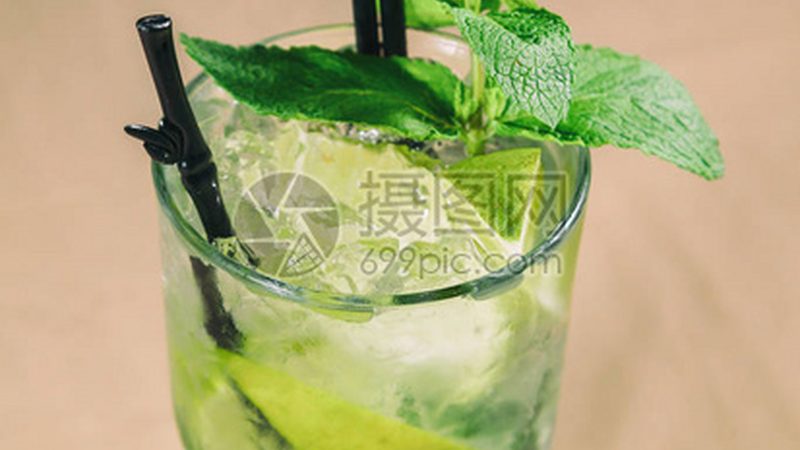 膨化食品：代加工与自产，哪种更胜一筹？**